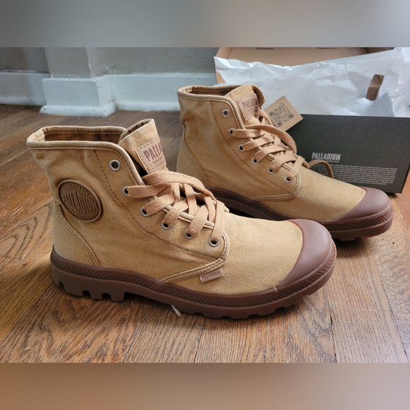 Palladium Men's Pampa Hi Size 10 - Picture 1 of 6